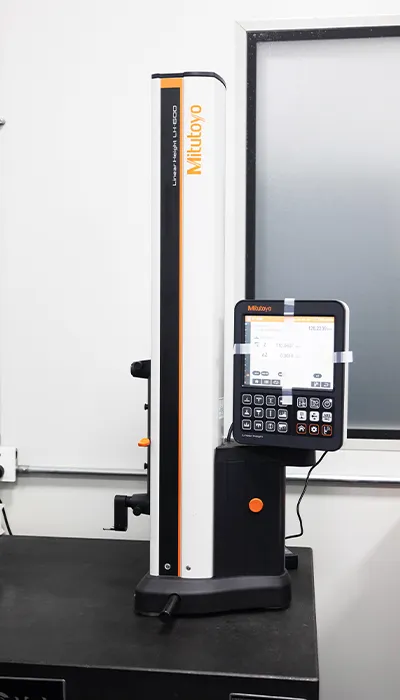 Proyectores Mitutoyo (medición óptica de precisión)